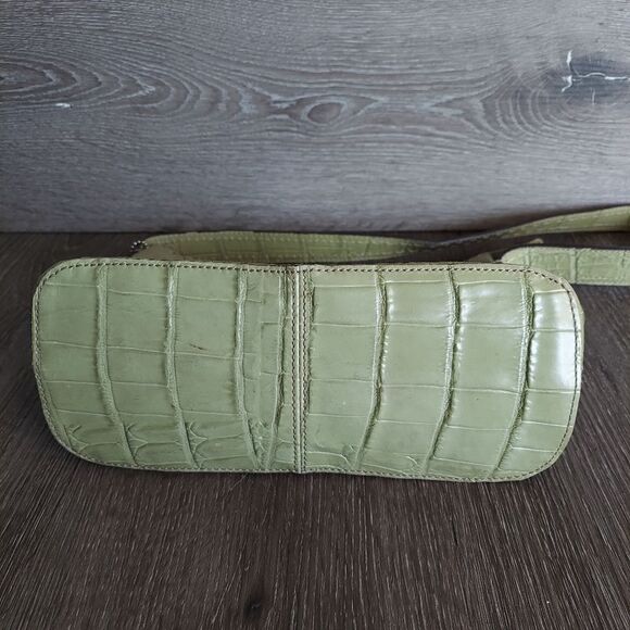 Fossil Green Croc Embossed Leather Bag - Picture 4 of 9